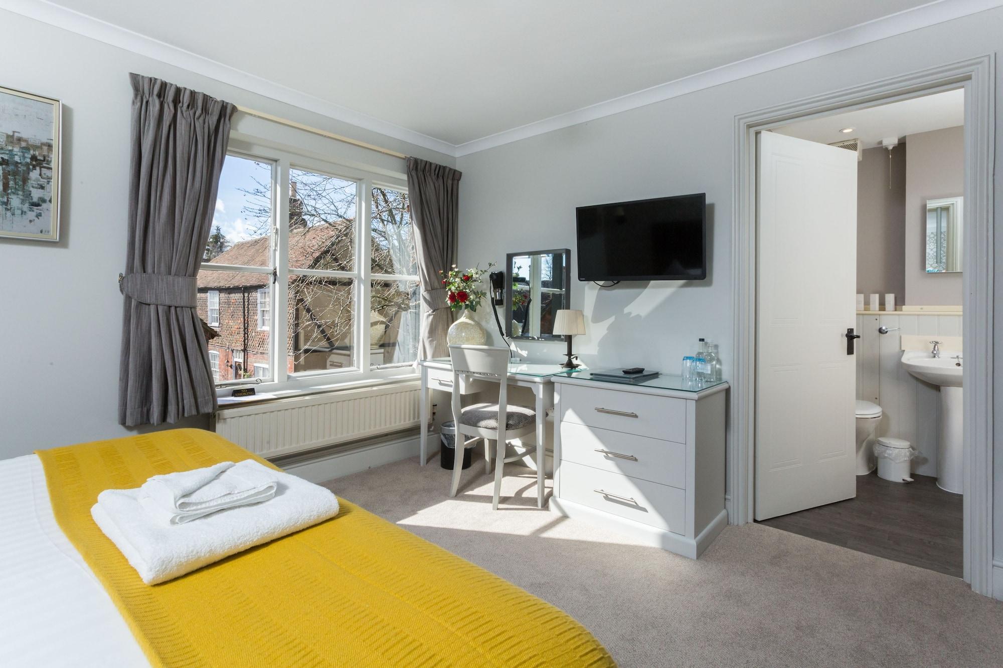 The Dog & Bear Hotel Ленхем Экстерьер фото