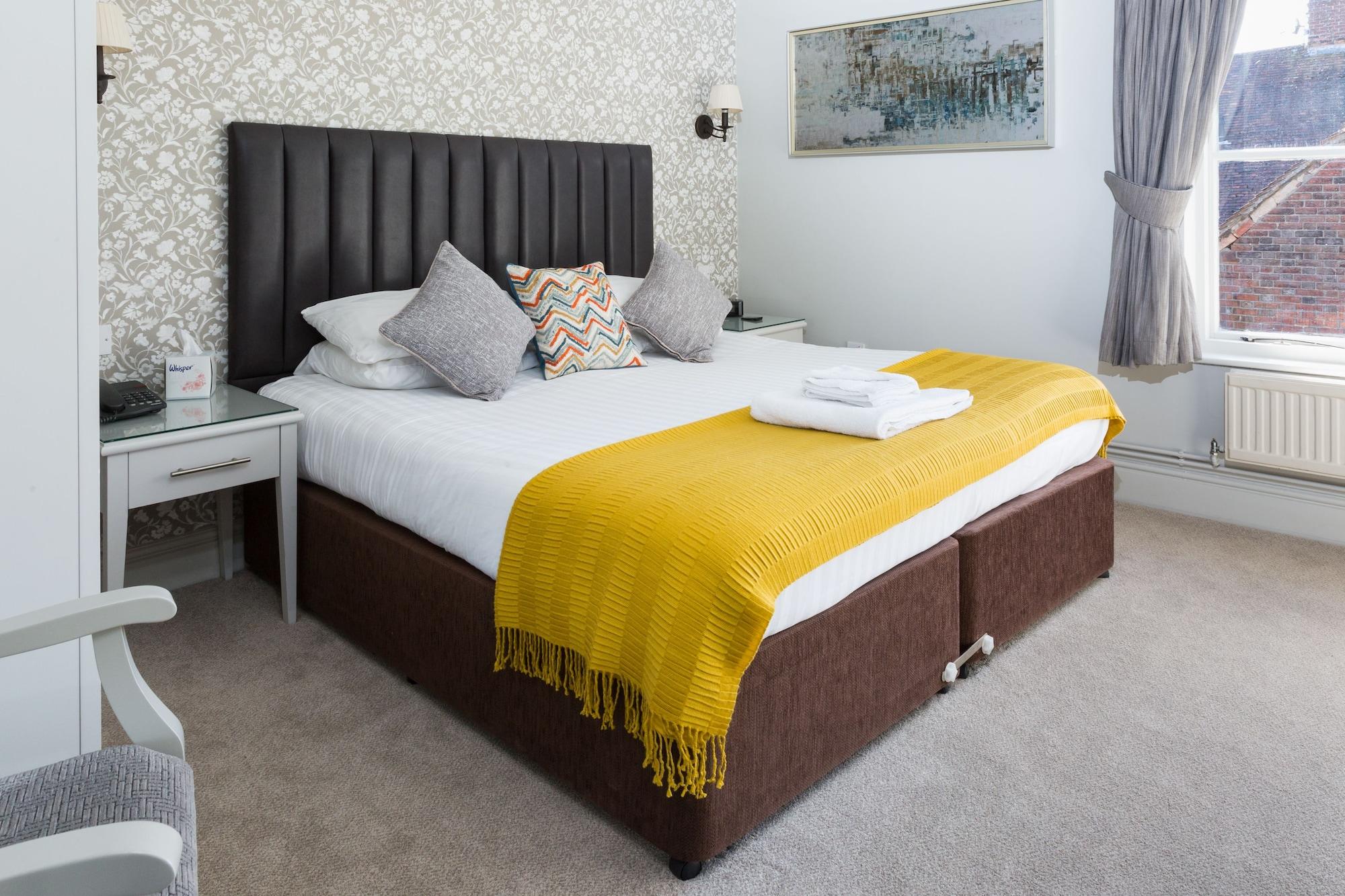 The Dog & Bear Hotel Ленхем Экстерьер фото