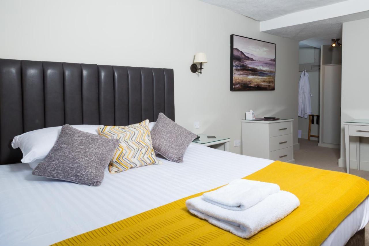The Dog & Bear Hotel Ленхем Экстерьер фото